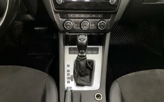 Skoda Octavia 1.80 робот, фото №1