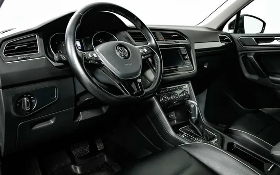 Volkswagen Tiguan 2.00 робот, фото №1
