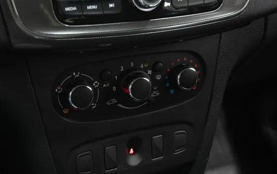 Renault Logan 1.60 вариатор, фото №1