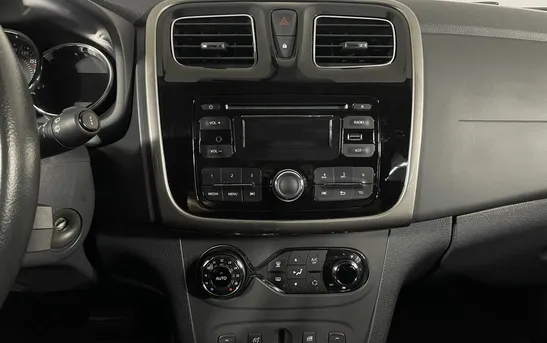 Renault Sandero 1.60 автоматическая, фото №1