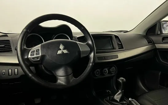 Mitsubishi Lancer 1.60 механика, фото №1