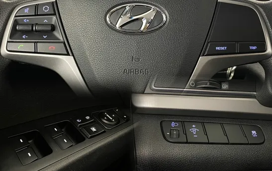 Hyundai Elantra 1.60 механика, фото №1