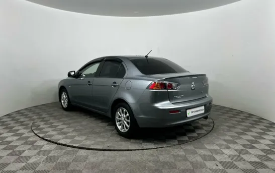 Mitsubishi Lancer 1.60 механика, фото №1