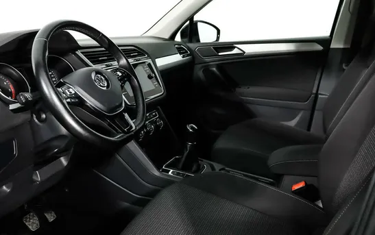 Volkswagen Tiguan 1.40 механика, фото №1