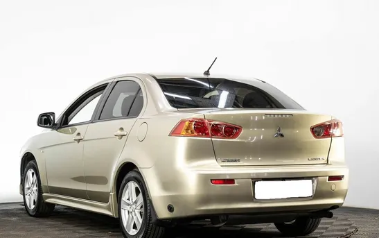 Mitsubishi Lancer 2.00 механика, фото №1